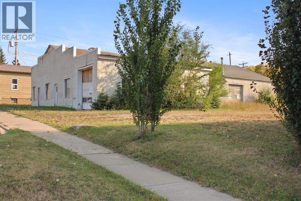5019 52 Avenue Property Photo 5