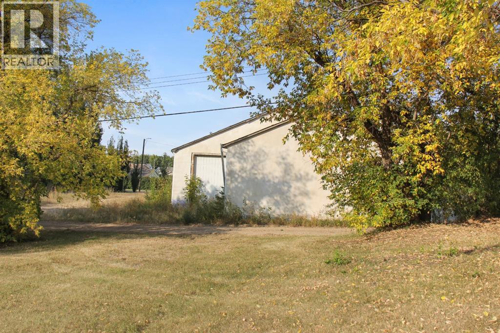 5019 52 Avenue Property Photo 17