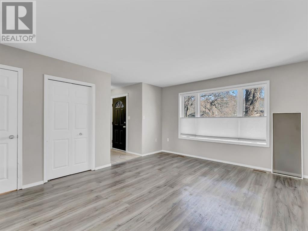 327/329 3 Street Nw Property Photo 9