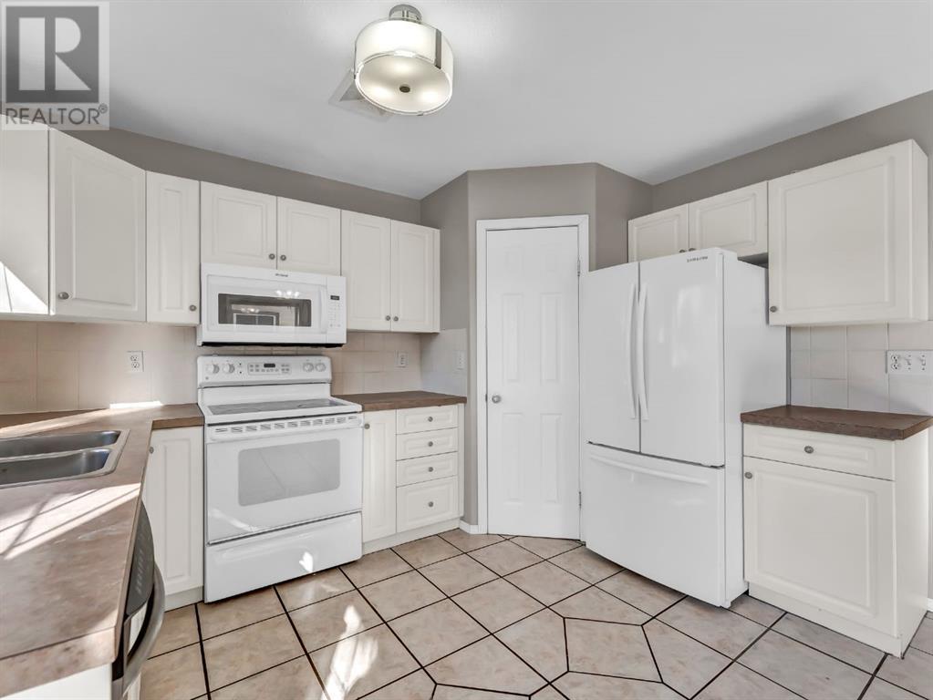 327/329 3 Street Nw Property Photo 15