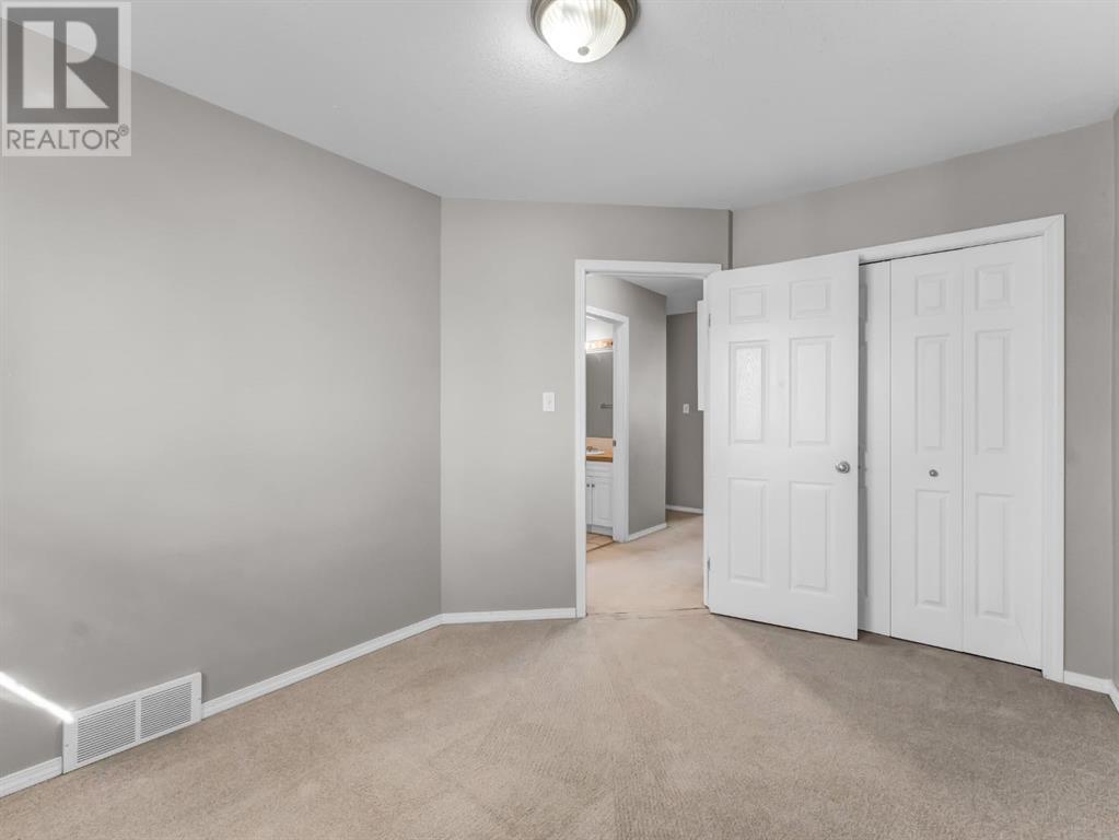 327/329 3 Street Nw Property Photo 21