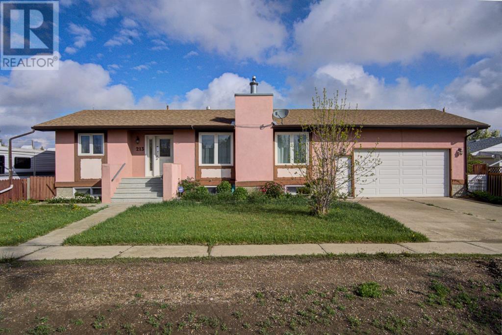 213 2 Avenue S Property Photo 1