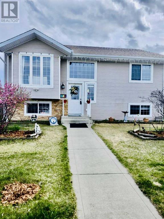 74 Pine Crescent Property Photo