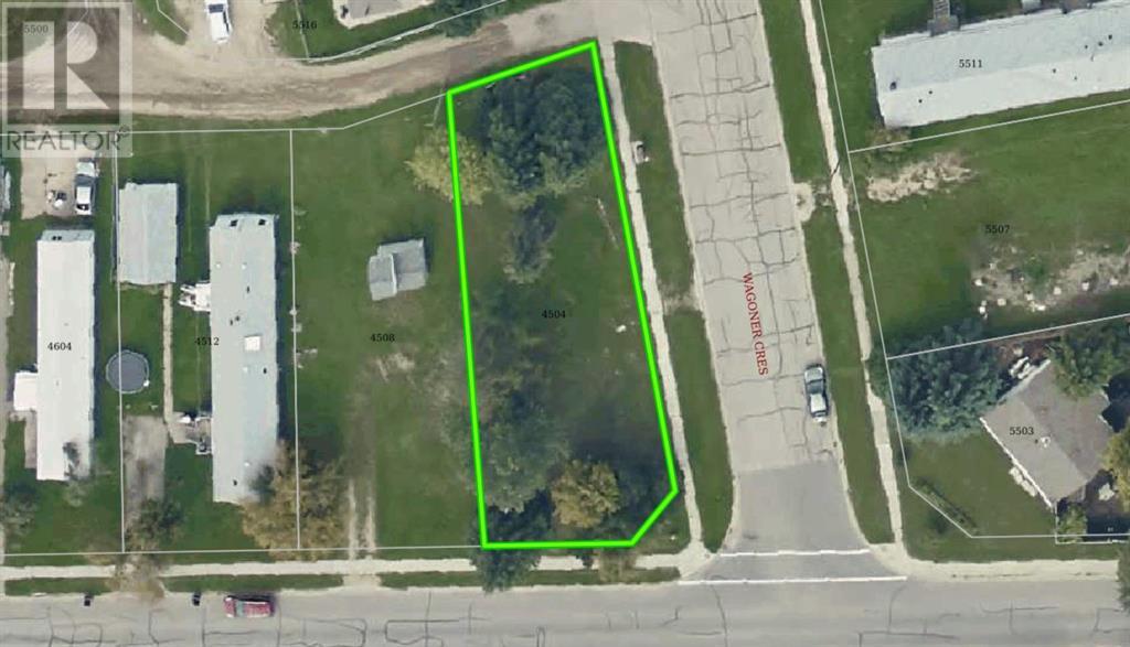 4504 55 Avenue Property Photo 2