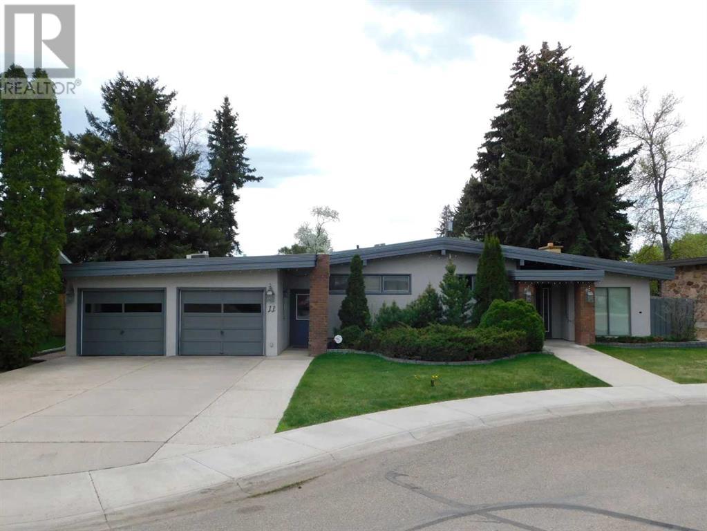 11 Laurel Place W Property Photo 1