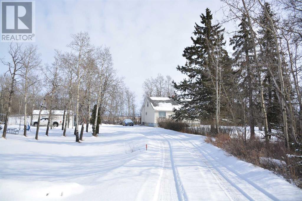 81573 Hwy 2 Property Photo
