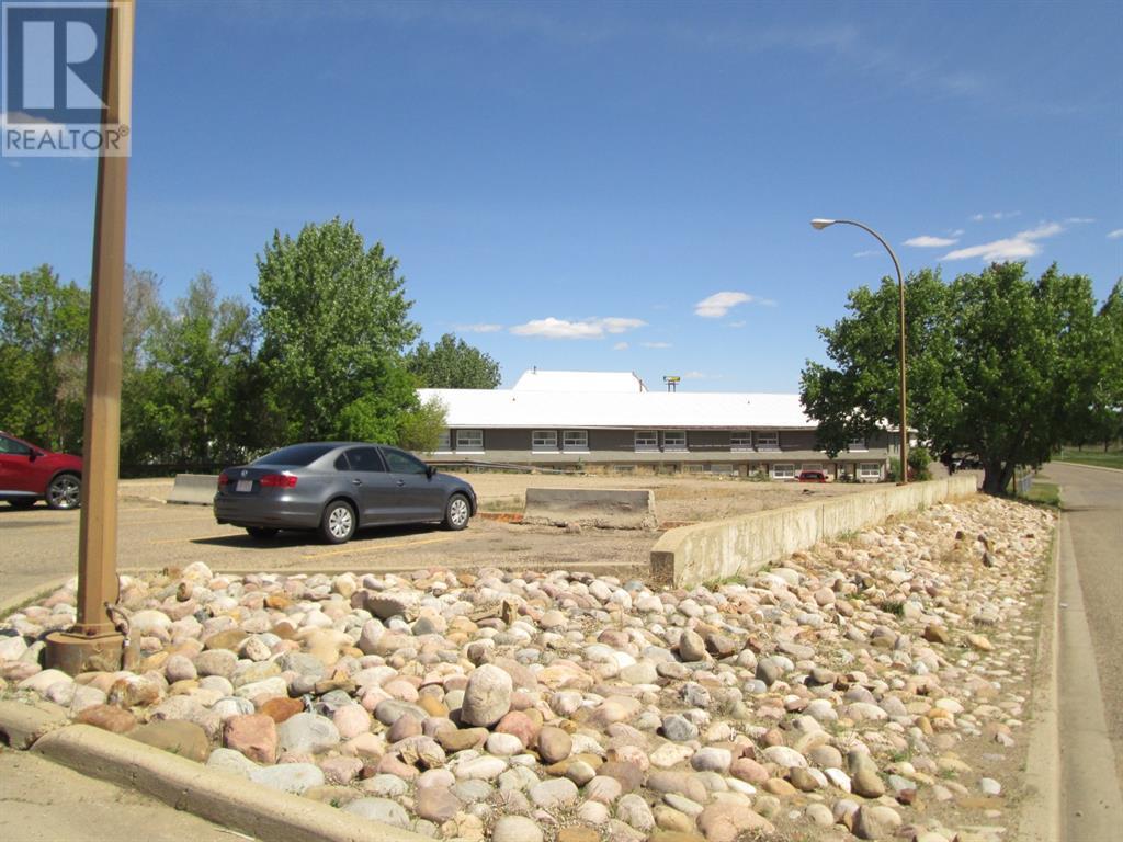 1280 Redcliff Drive Sw Property Photo 4