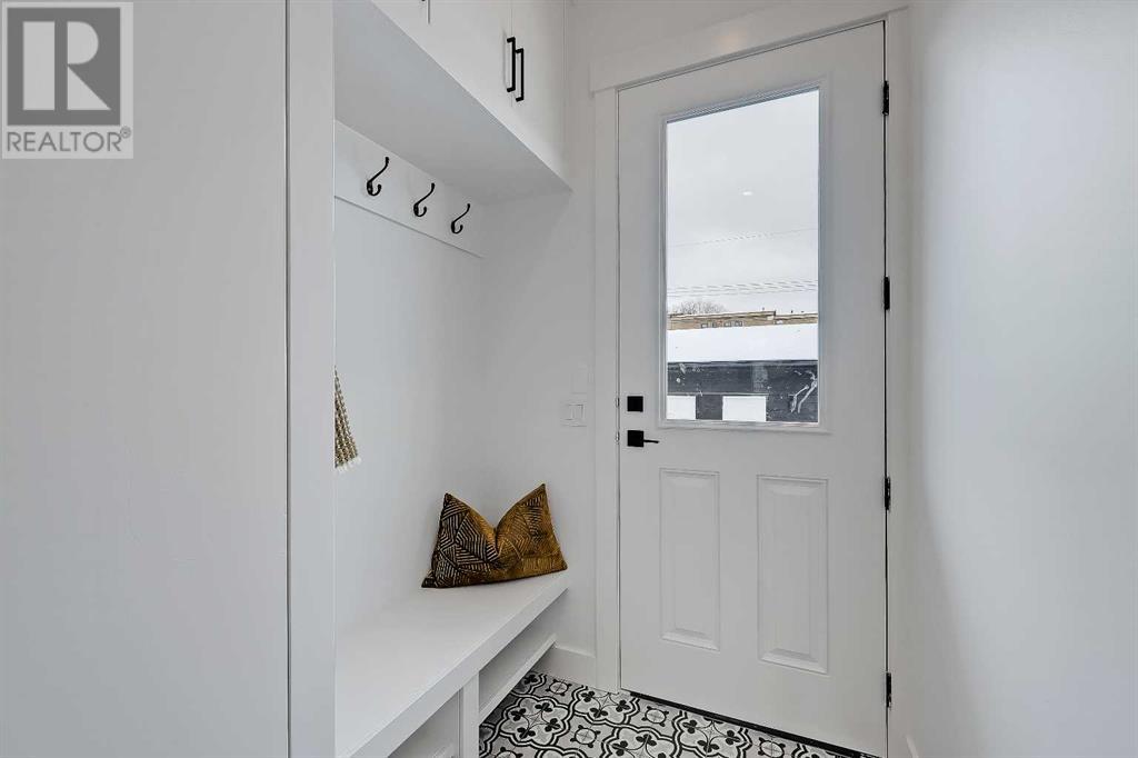 3108 43 Street Sw Property Photo 13