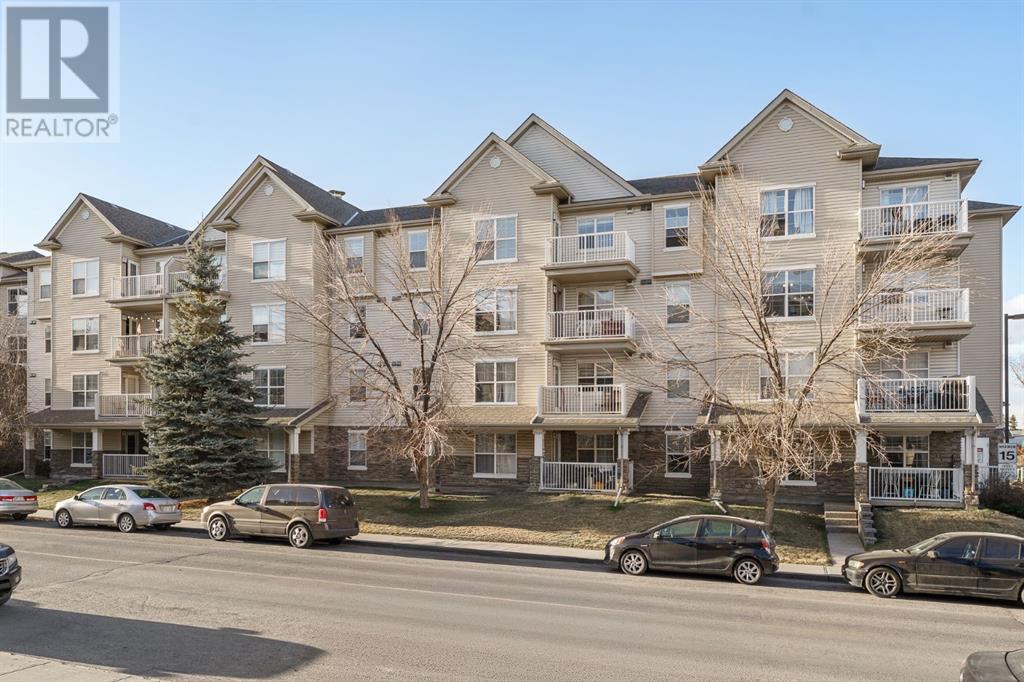 416, 2000 Applevillage Court Se Property Photo 1