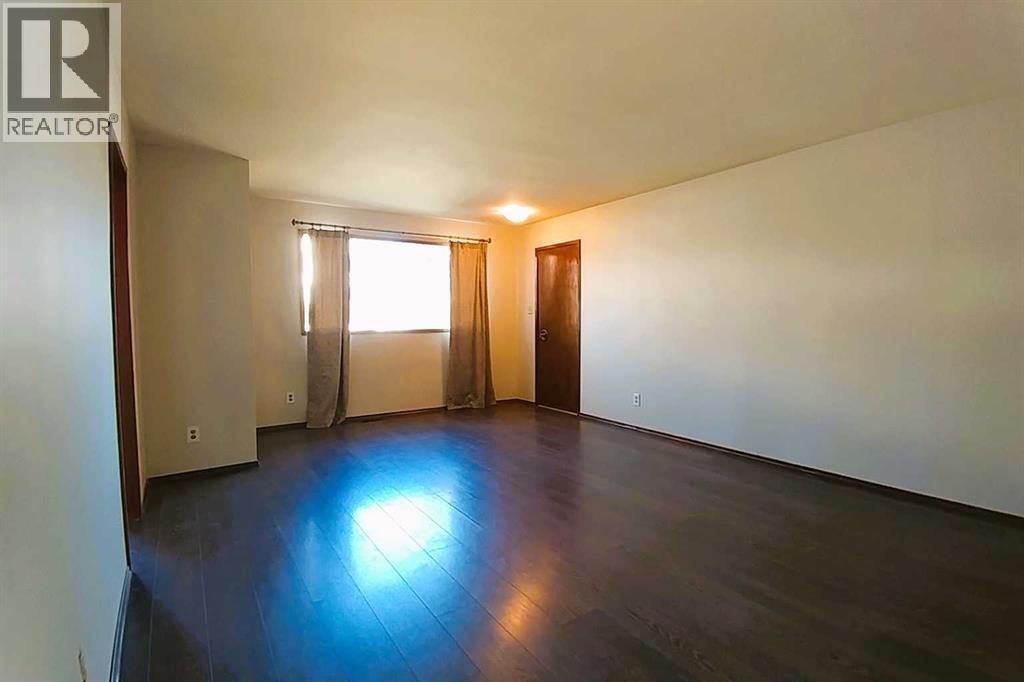 117 31 Avenue Nw Property Photo 2