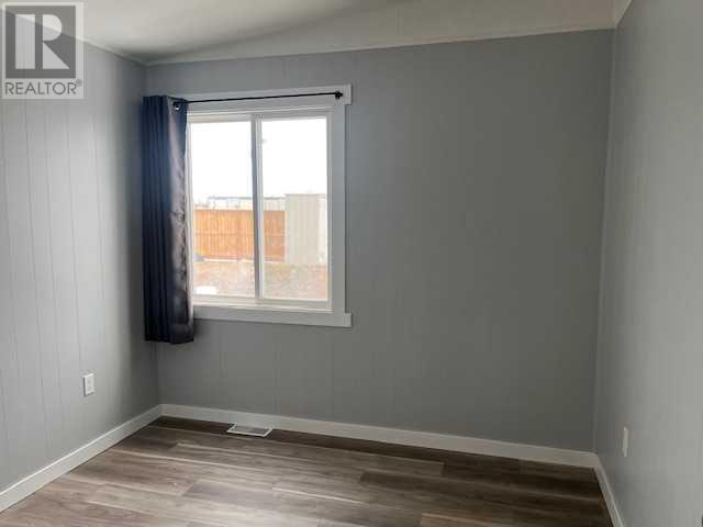 113, 5308 57 Street Property Photo 16