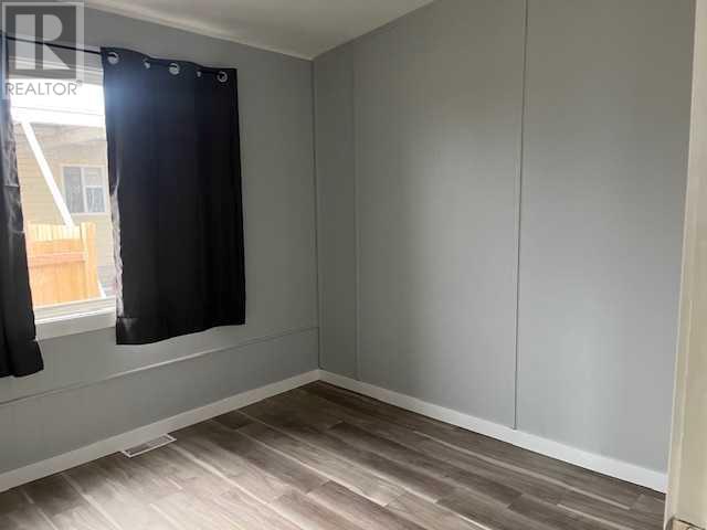 113, 5308 57 Street Property Photo 18