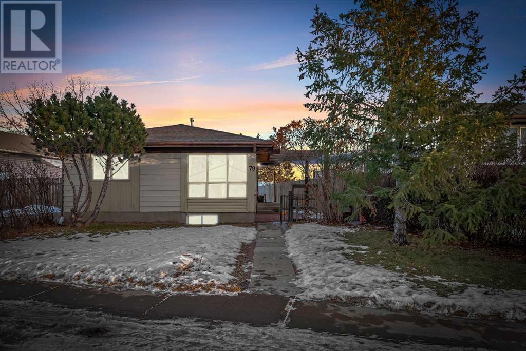 79 Abalone Way Ne Property Photo