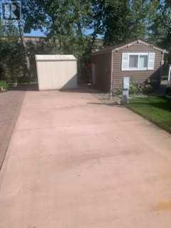 224, 370165 79 Street E Property Photo 2