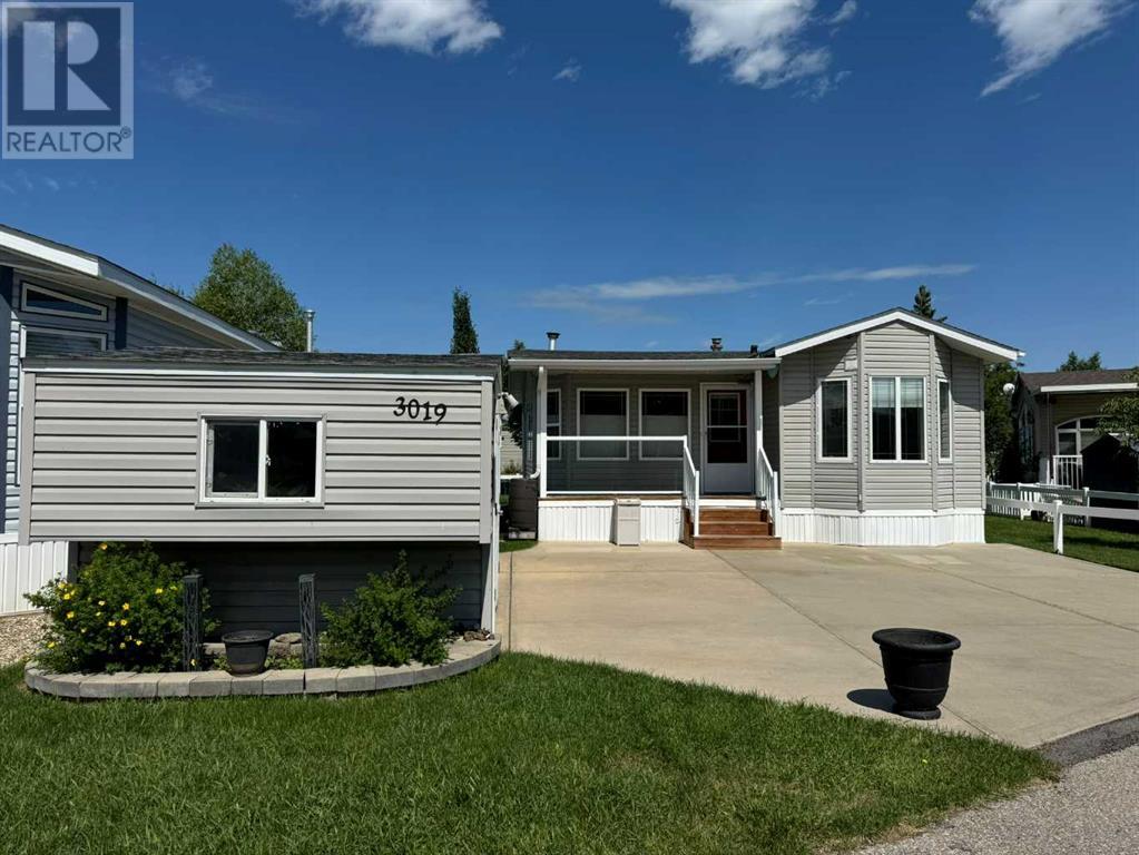 3019, 35468 Range Road 30 Property Photo 1