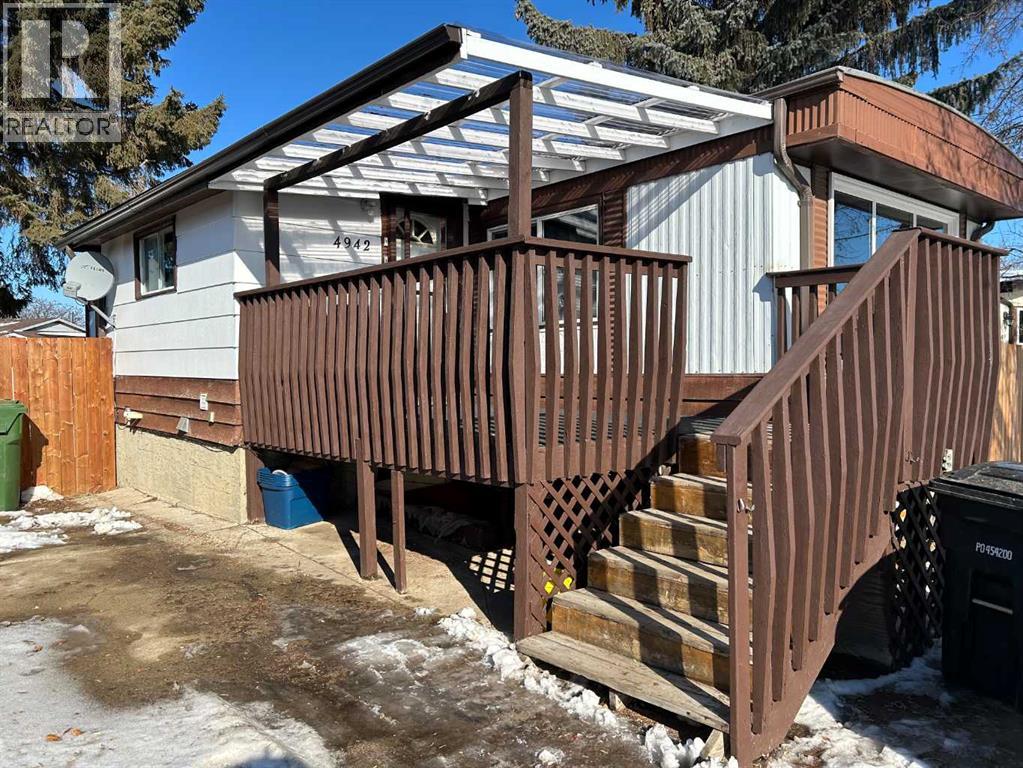 4942 43 Street Property Photo 10