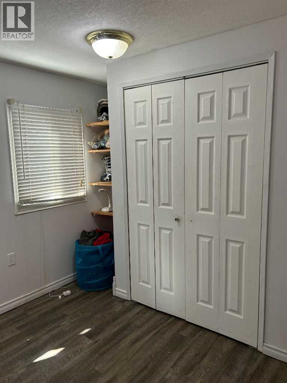 4942 43 Street Property Photo 18