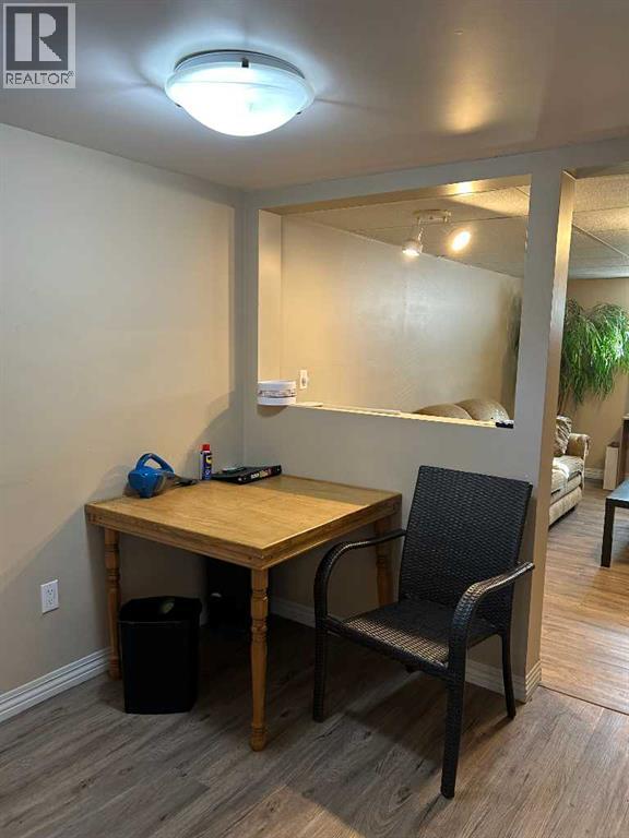 4942 43 Street Property Photo 21