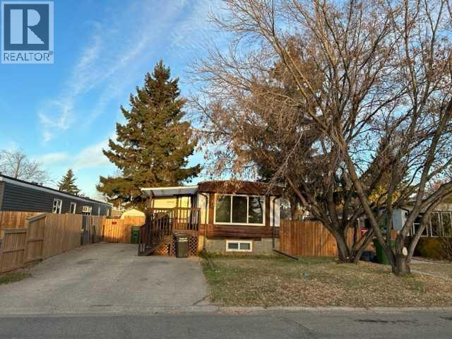 4942 43 Street Property Photo 38