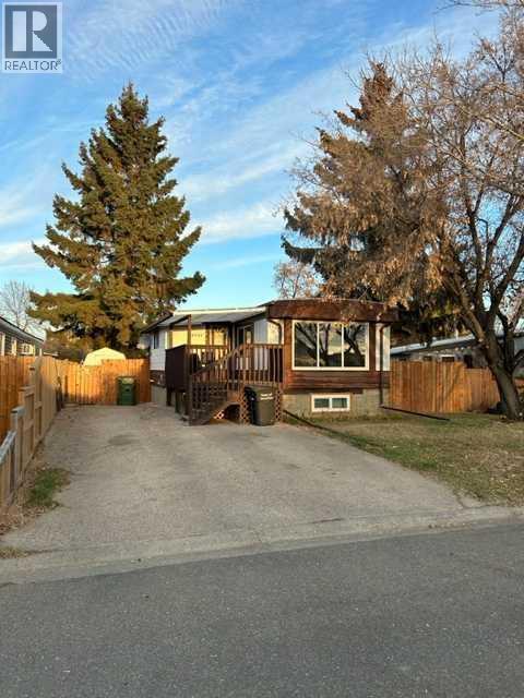 4942 43 Street Property Photo 39