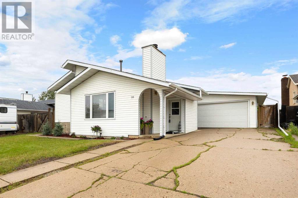 218 Kennedy Crescent Property Photo 1