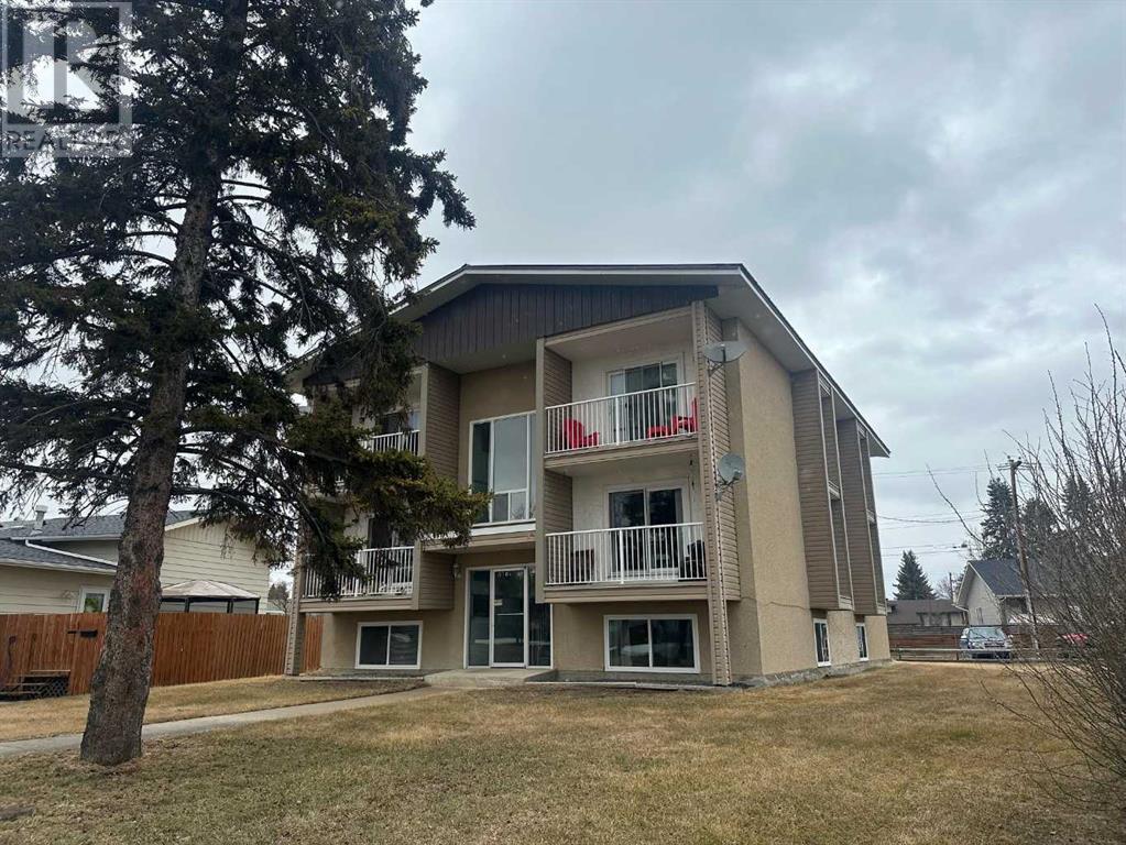 1-6, 5704 44 Avenue Property Photo 4