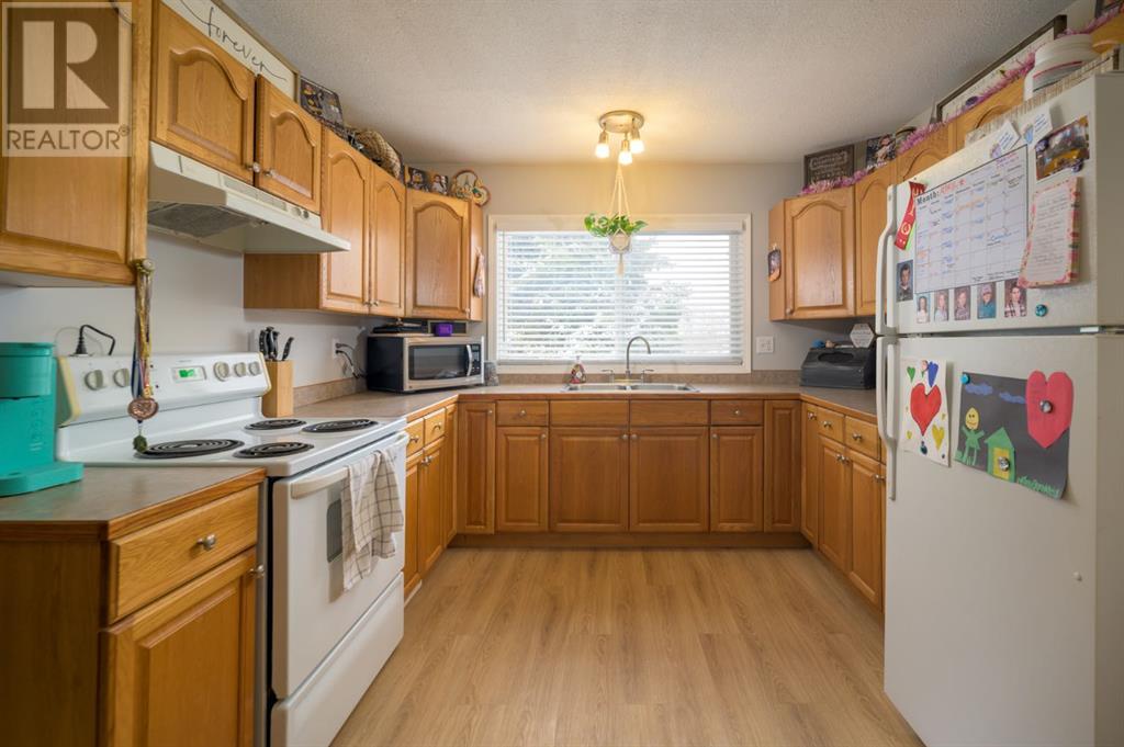 4808 55 Street Property Photo 3