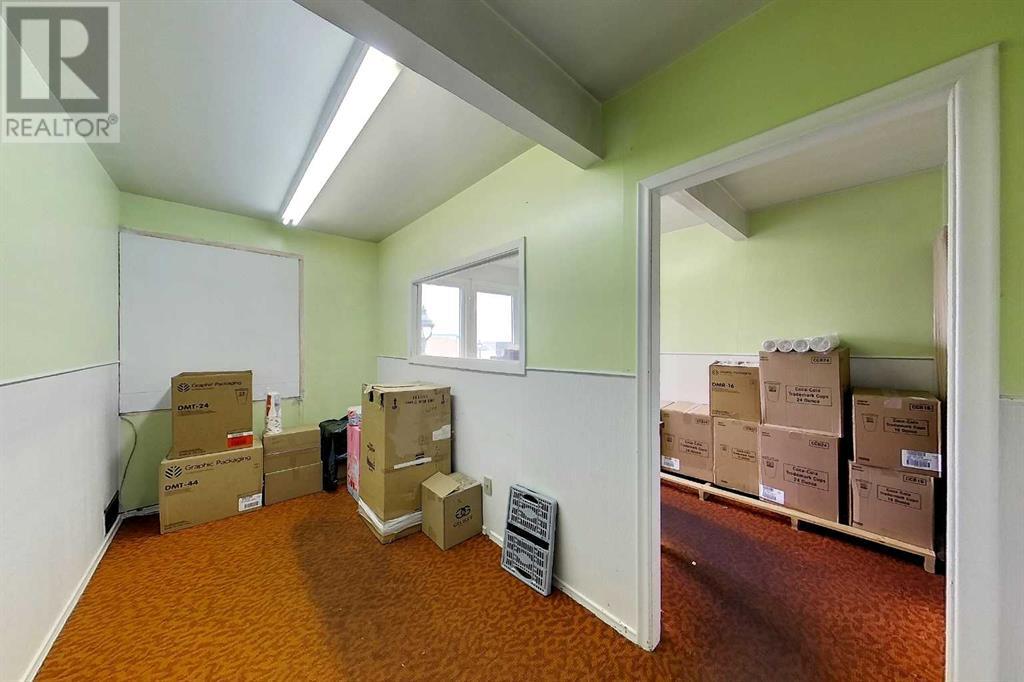 316 50 Street Property Photo 35