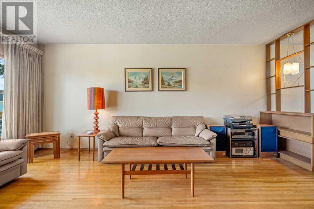 118 & 120 30 Avenue Nw Property Photo 4