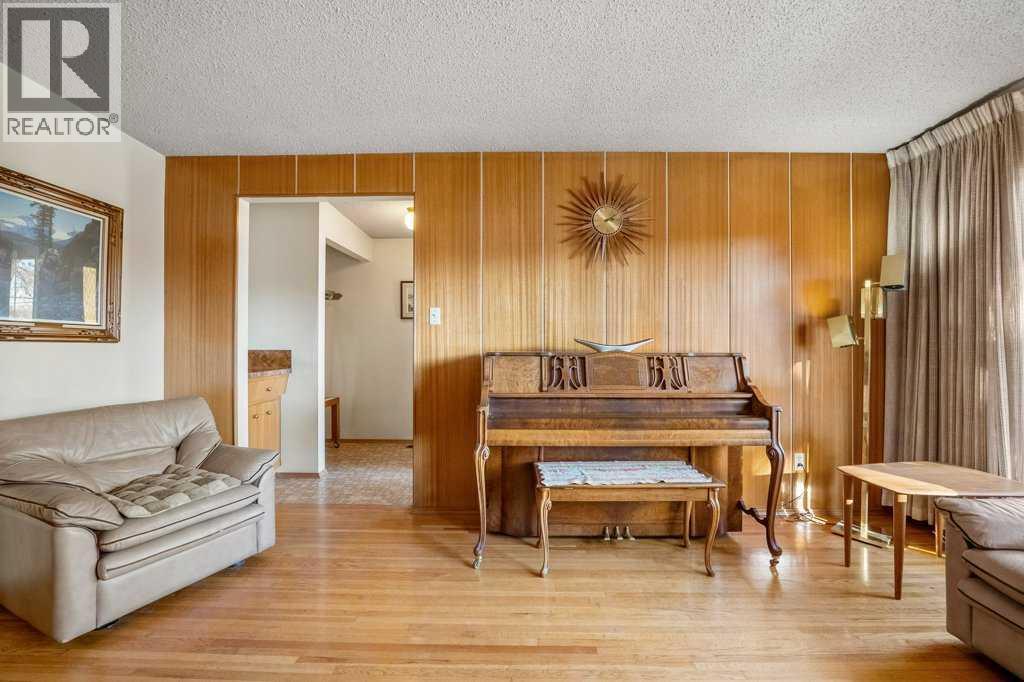 118 & 120 30 Avenue Nw Property Photo 5
