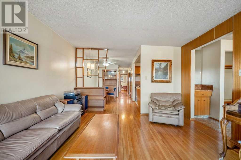 118 & 120 30 Avenue Nw Property Photo 6