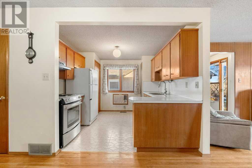 118 & 120 30 Avenue Nw Property Photo 9
