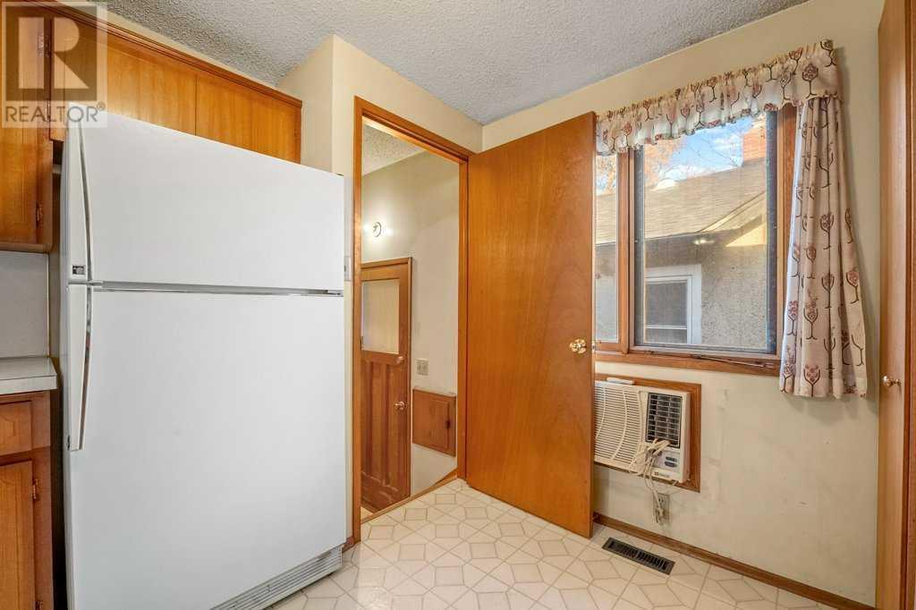 118 & 120 30 Avenue Nw Property Photo 14