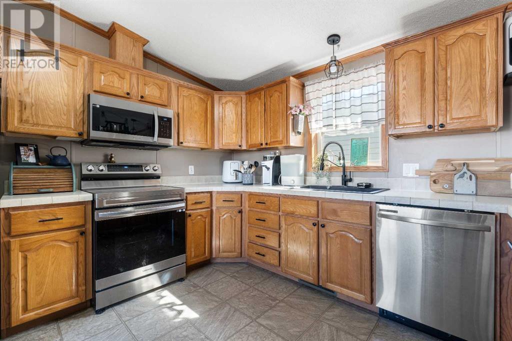 14 Gunderson Drive Property Photo 6