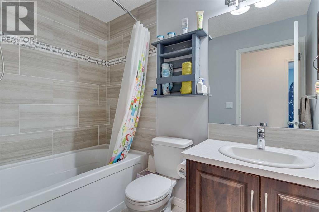 129 Red Embers Crescent Ne Property Photo 21
