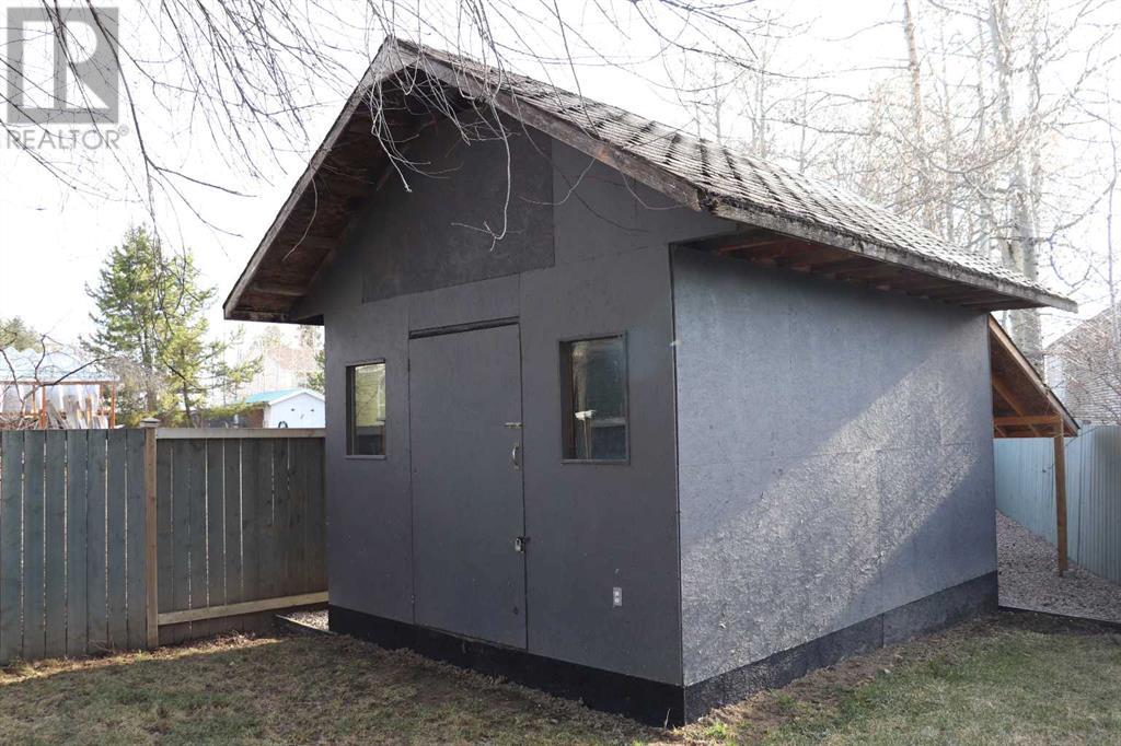 427 70 Street Property Photo 7