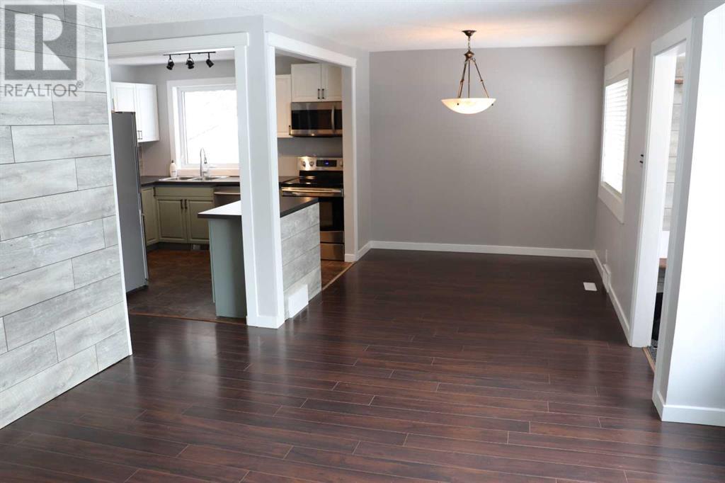 427 70 Street Property Photo 11