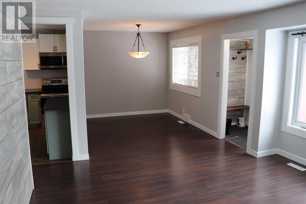 427 70 Street Property Photo 12