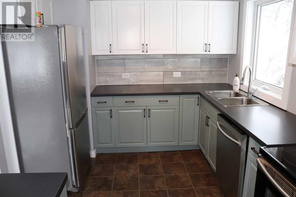 427 70 Street Property Photo 15
