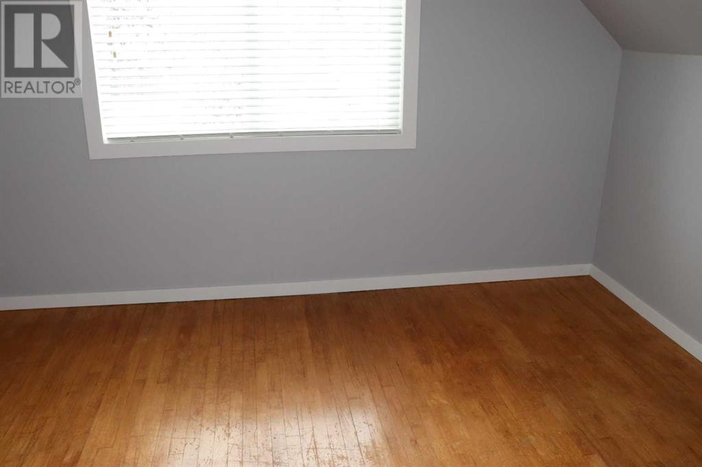 427 70 Street Property Photo 23