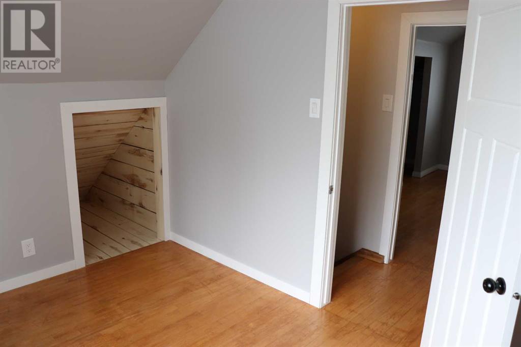 427 70 Street Property Photo 26