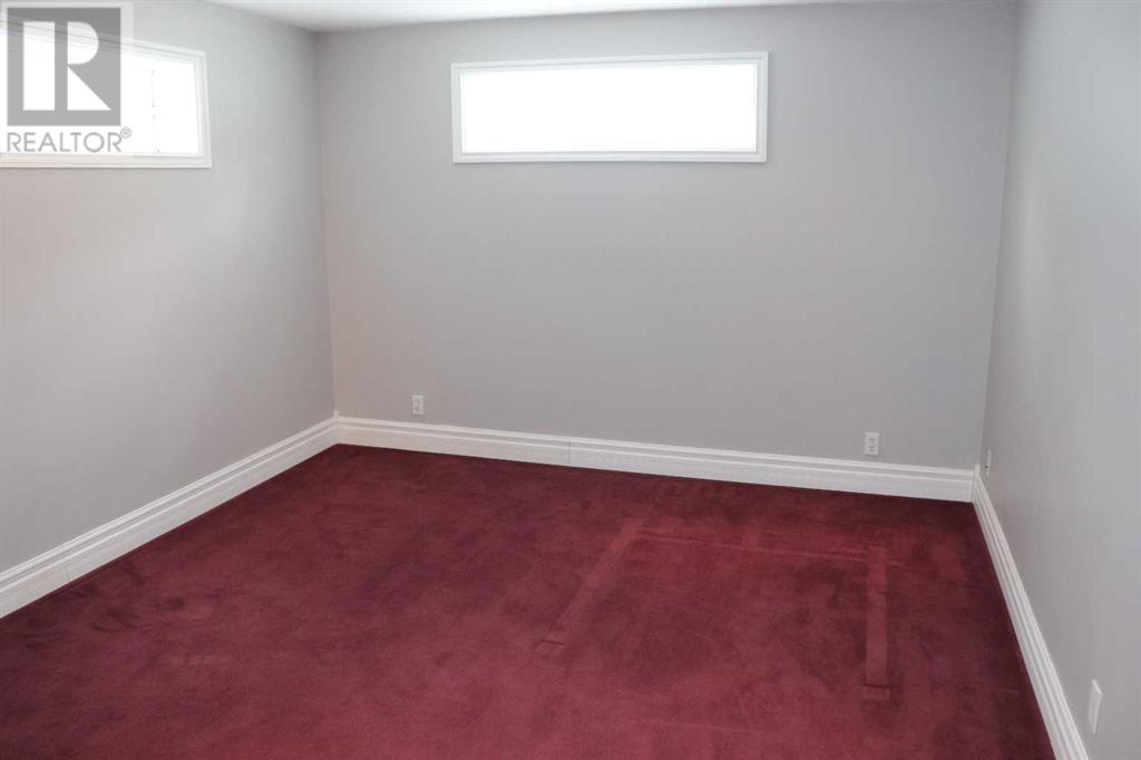 427 70 Street Property Photo 32