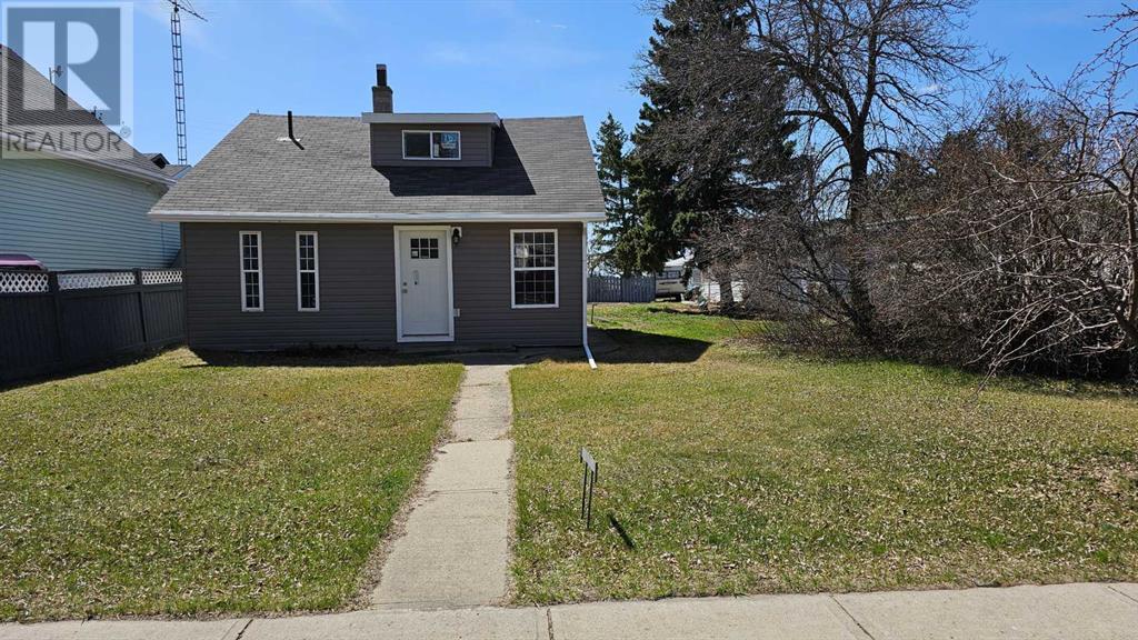 218 1 Avenue E Property Photo 1