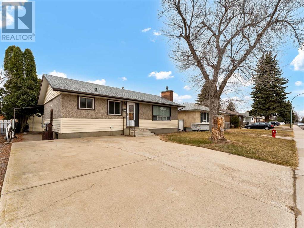 2766 Dunmore Road Se Property Photo 1