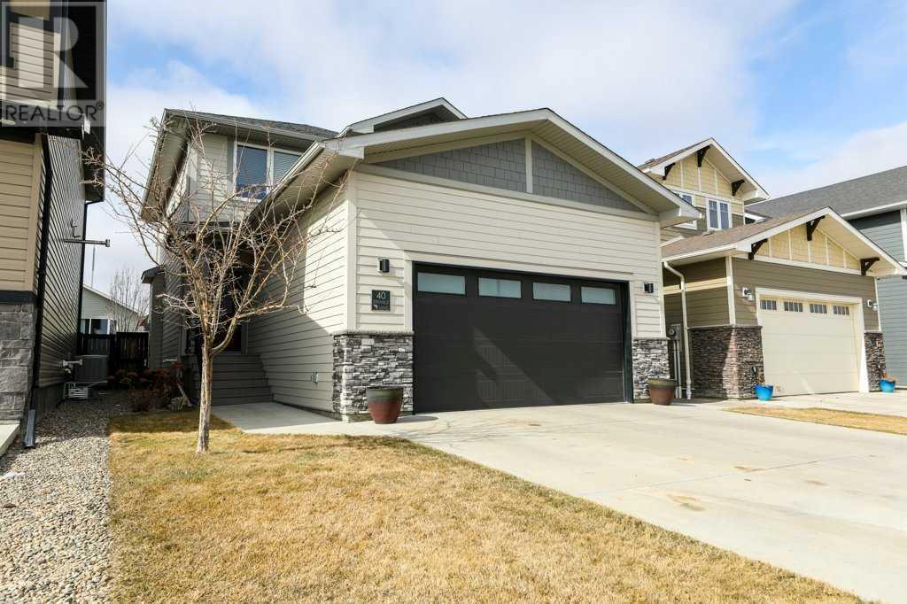 40 Northlander Road W Property Photo 1