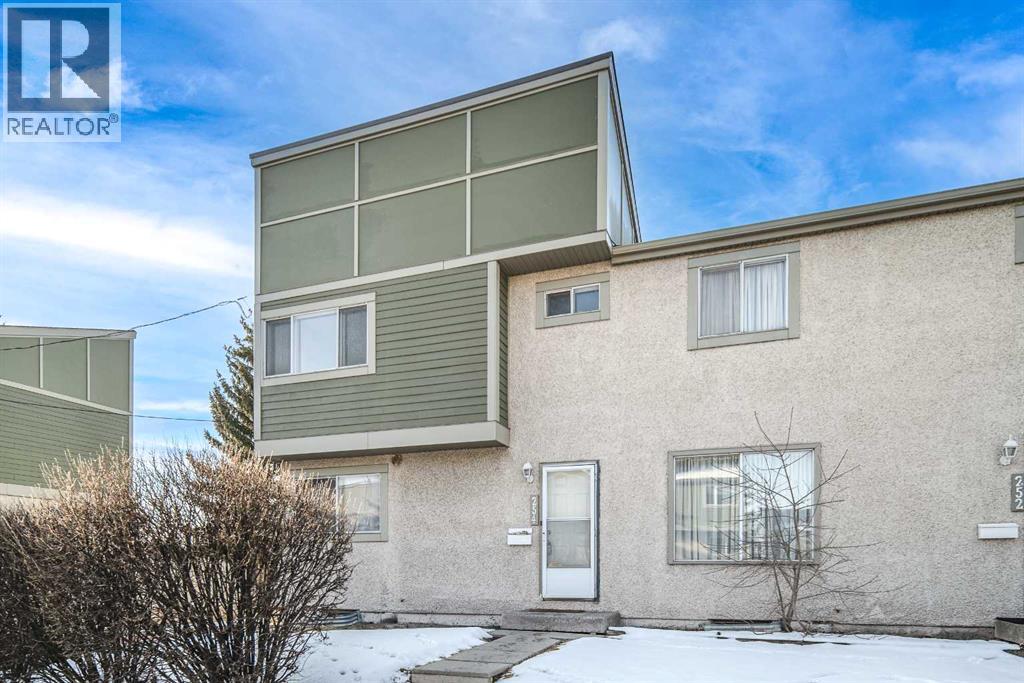 254, 406 Blackthorn Road NE Property Photo 1