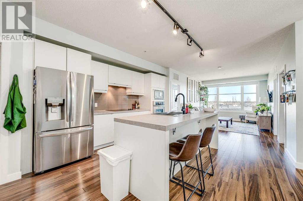 5315, 2660 22 Street Property Photo 4