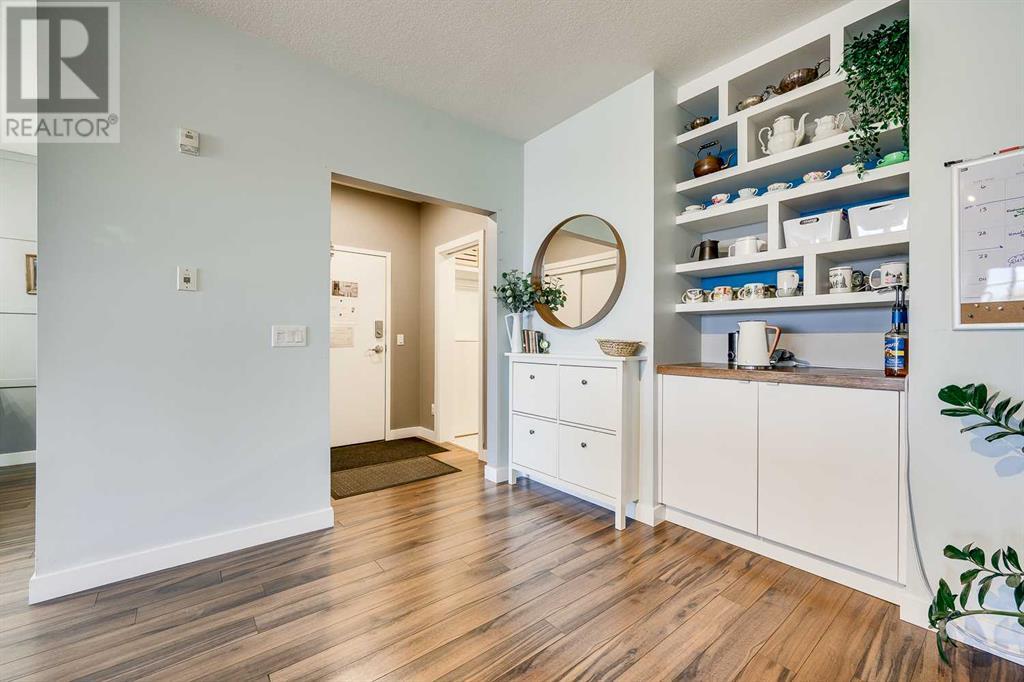 5315, 2660 22 Street Property Photo 6