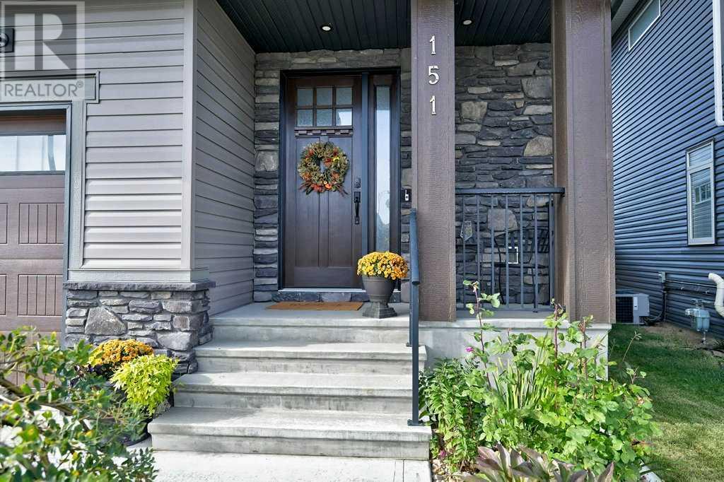 151 Ellington Crescent Property Photo 4