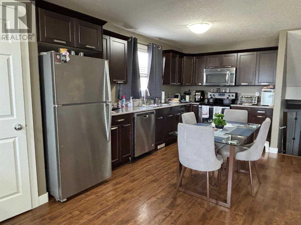 11532 75 Avenue Property Photo 11